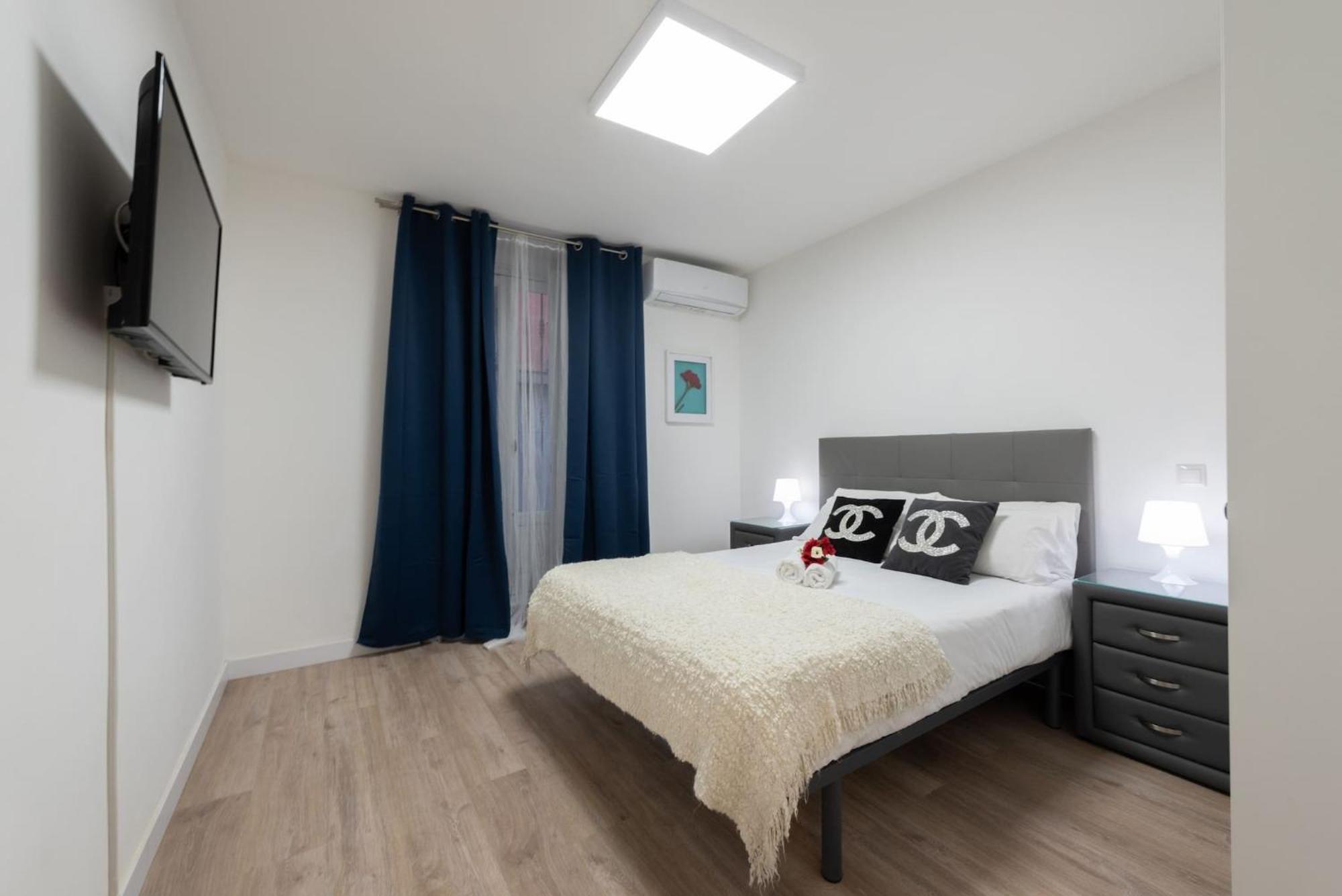 Apartamentos Day Madrid Santo Domingo Centro Gran Via Sol Malasana Eksteriør billede