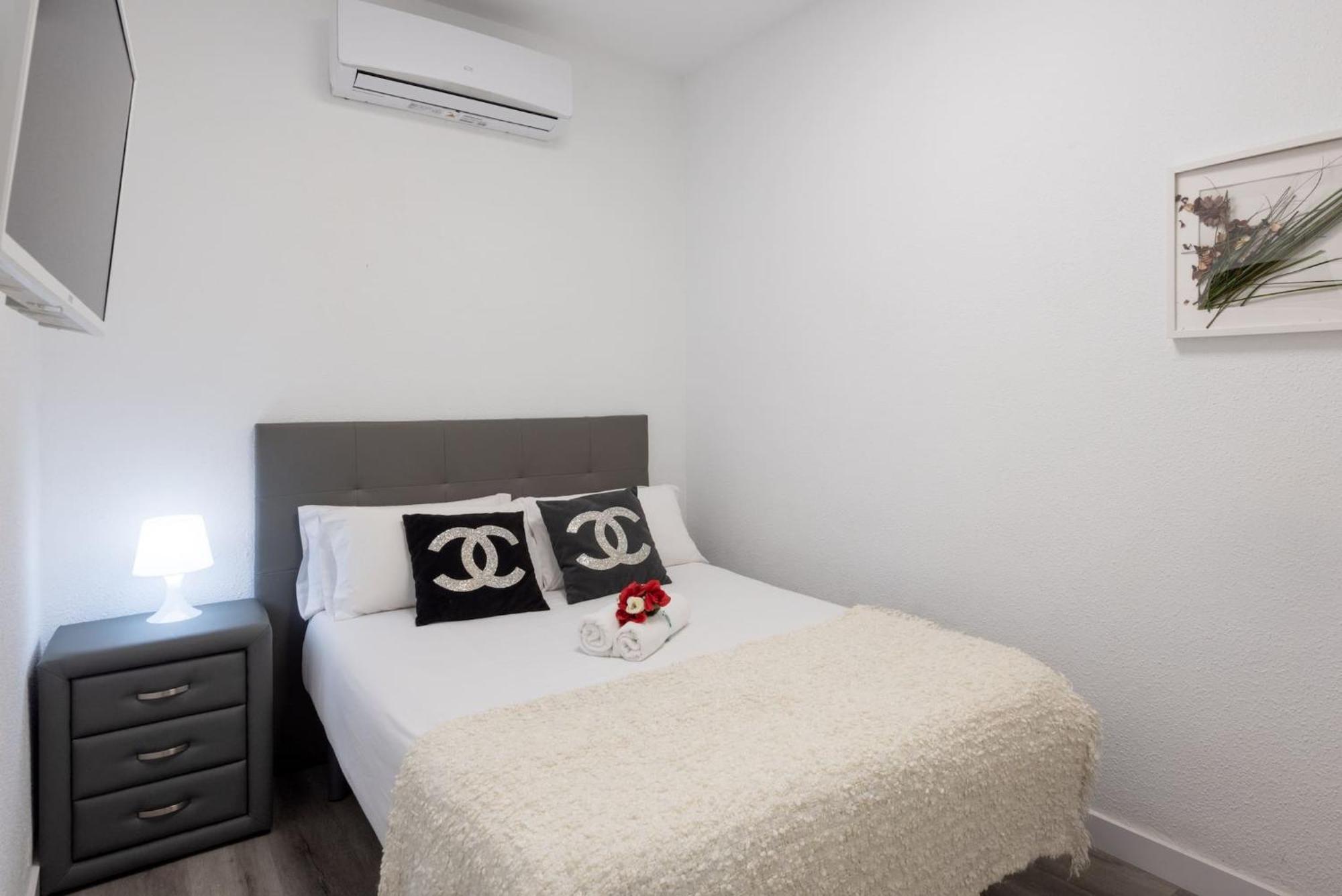 Apartamentos Day Madrid Santo Domingo Centro Gran Via Sol Malasana Eksteriør billede