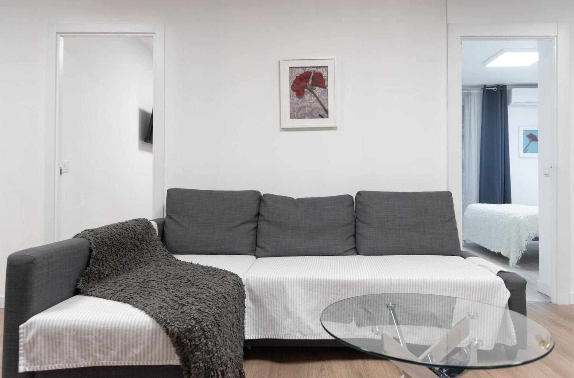 Apartamentos Day Madrid Santo Domingo Centro Gran Via Sol Malasana Eksteriør billede