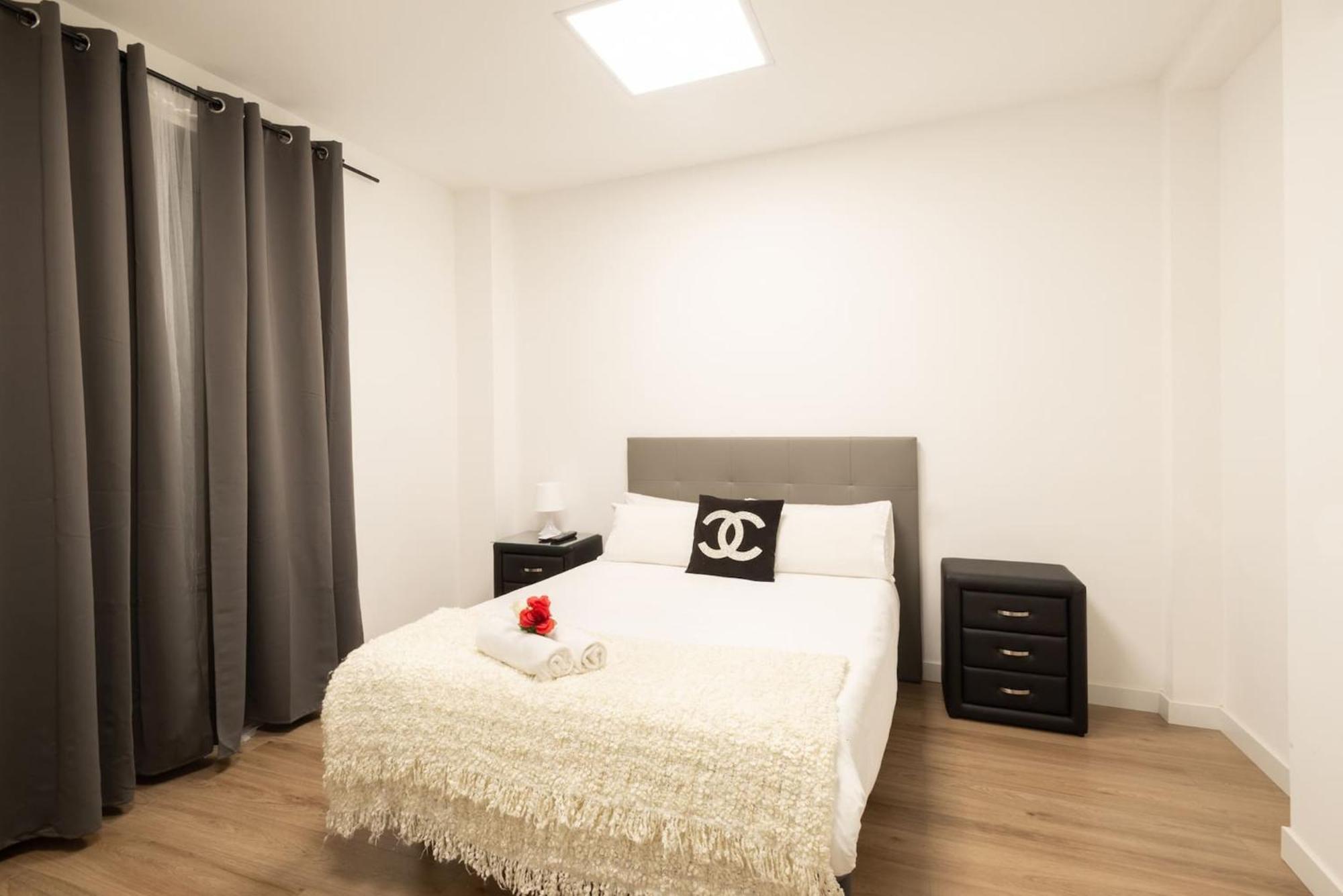 Apartamentos Day Madrid Santo Domingo Centro Gran Via Sol Malasana Eksteriør billede