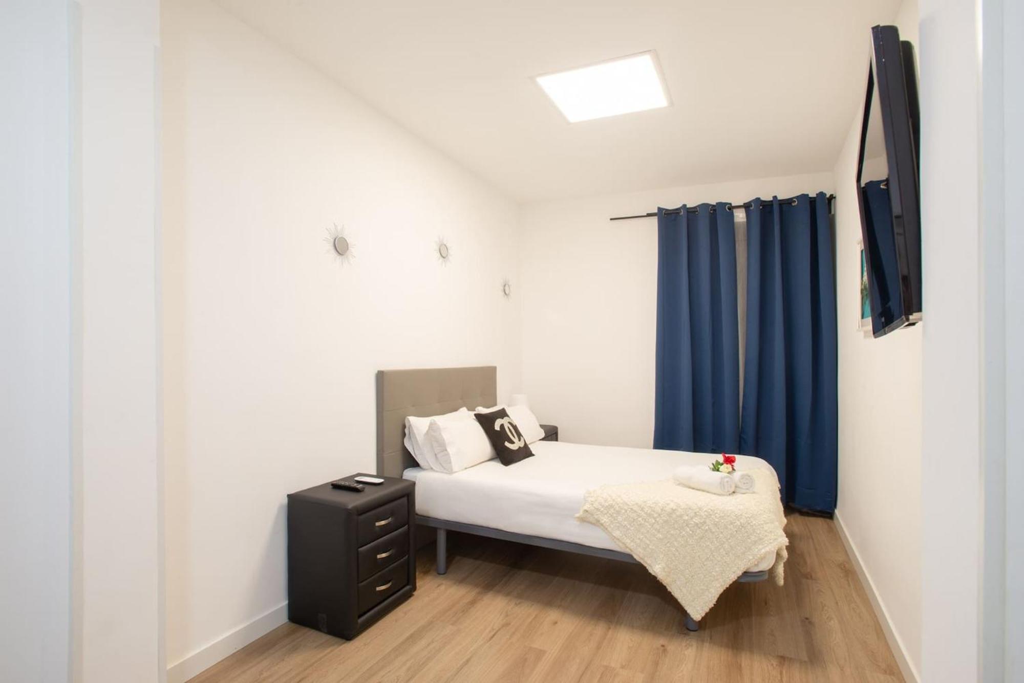 Apartamentos Day Madrid Santo Domingo Centro Gran Via Sol Malasana Eksteriør billede