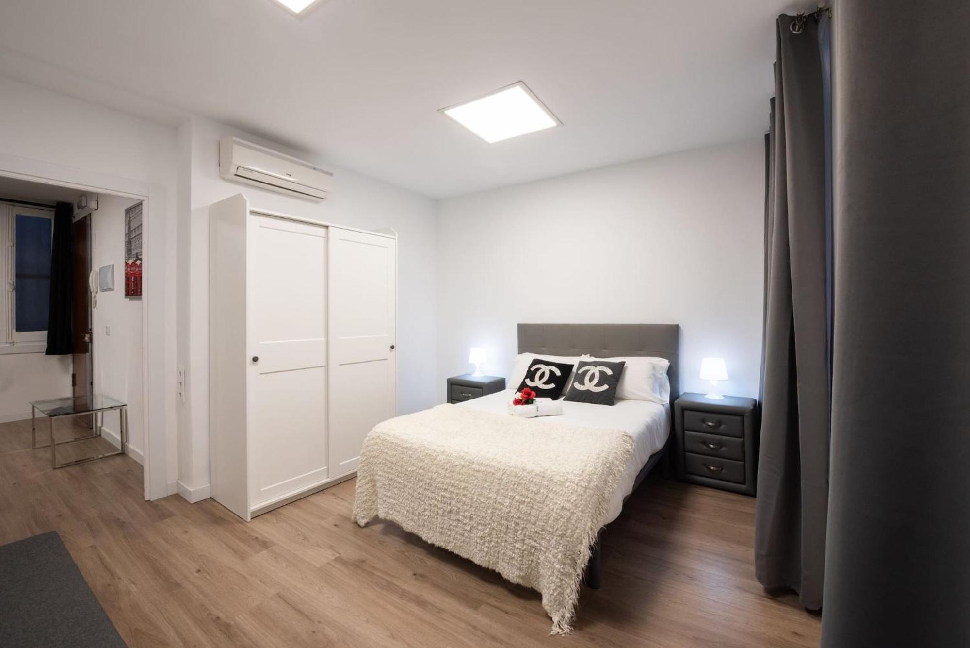Apartamentos Day Madrid Santo Domingo Centro Gran Via Sol Malasana Eksteriør billede