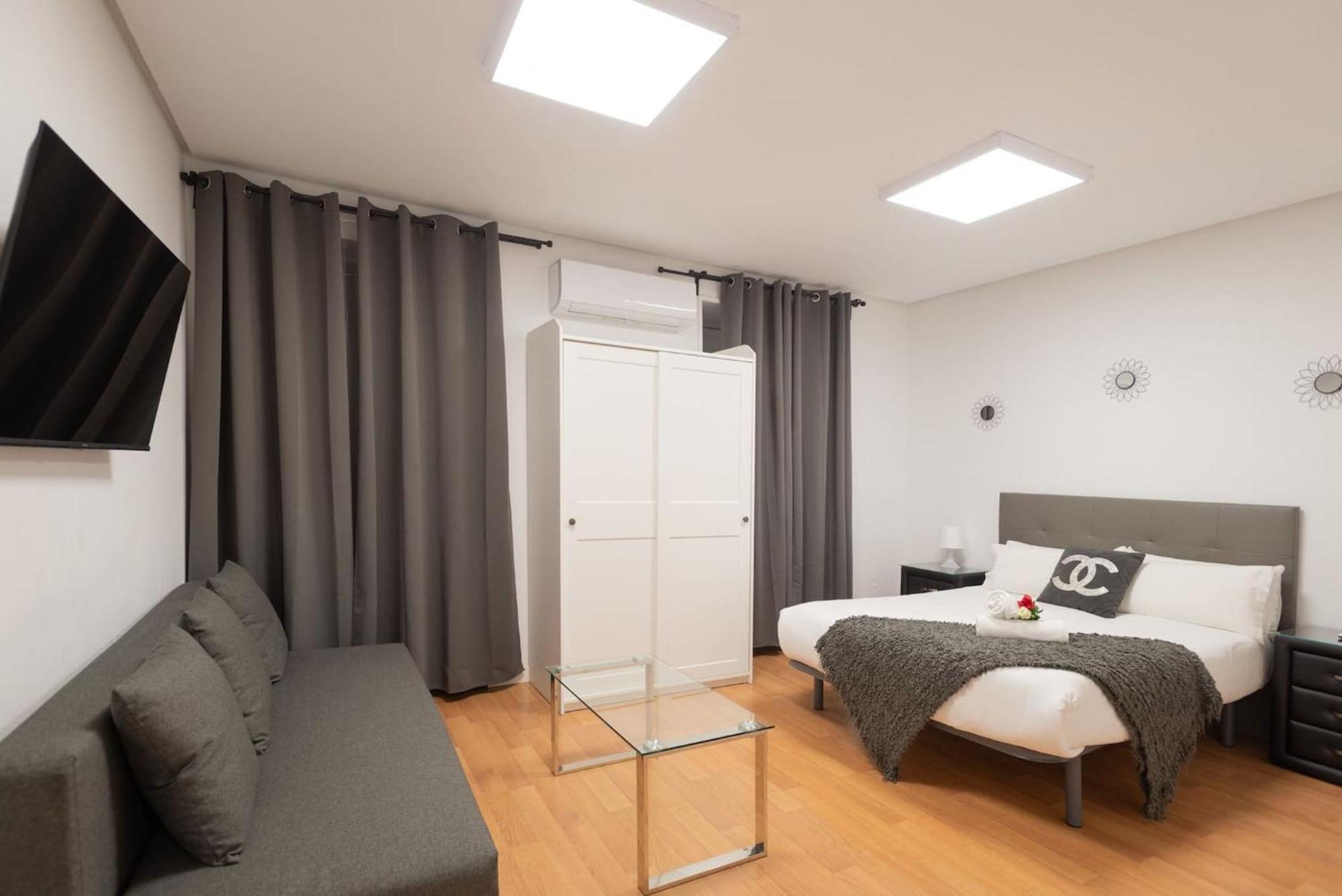 Apartamentos Day Madrid Santo Domingo Centro Gran Via Sol Malasana Eksteriør billede