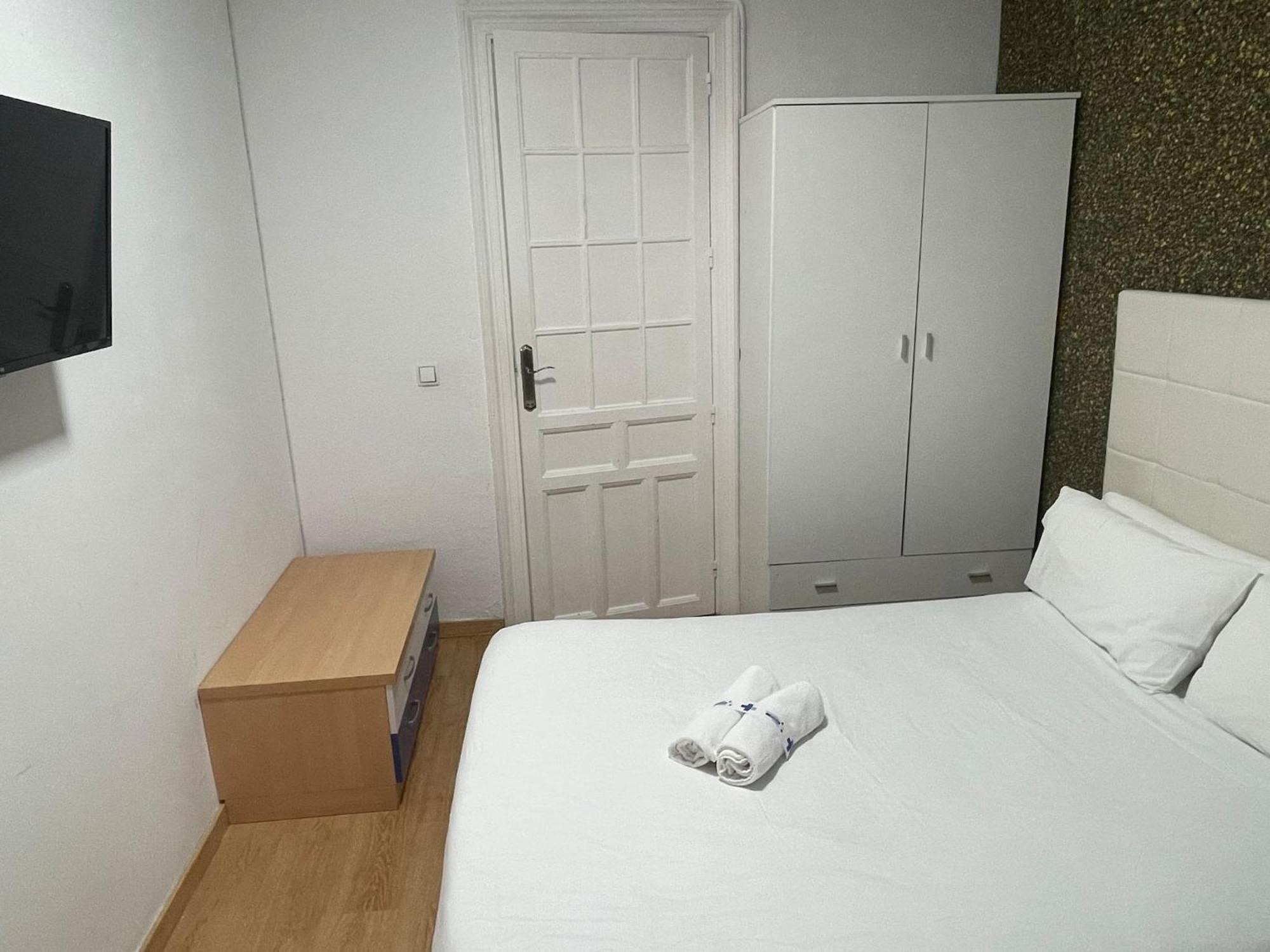 Apartamentos Day Madrid Santo Domingo Centro Gran Via Sol Malasana Eksteriør billede